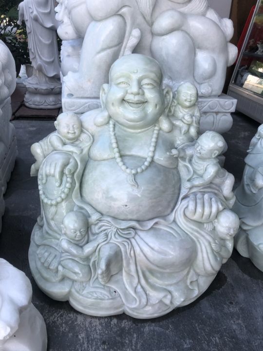 tượng đá lục lặc