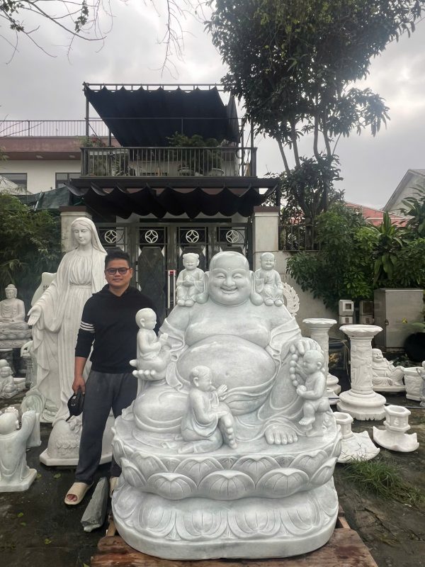 tượng đá lục lặc